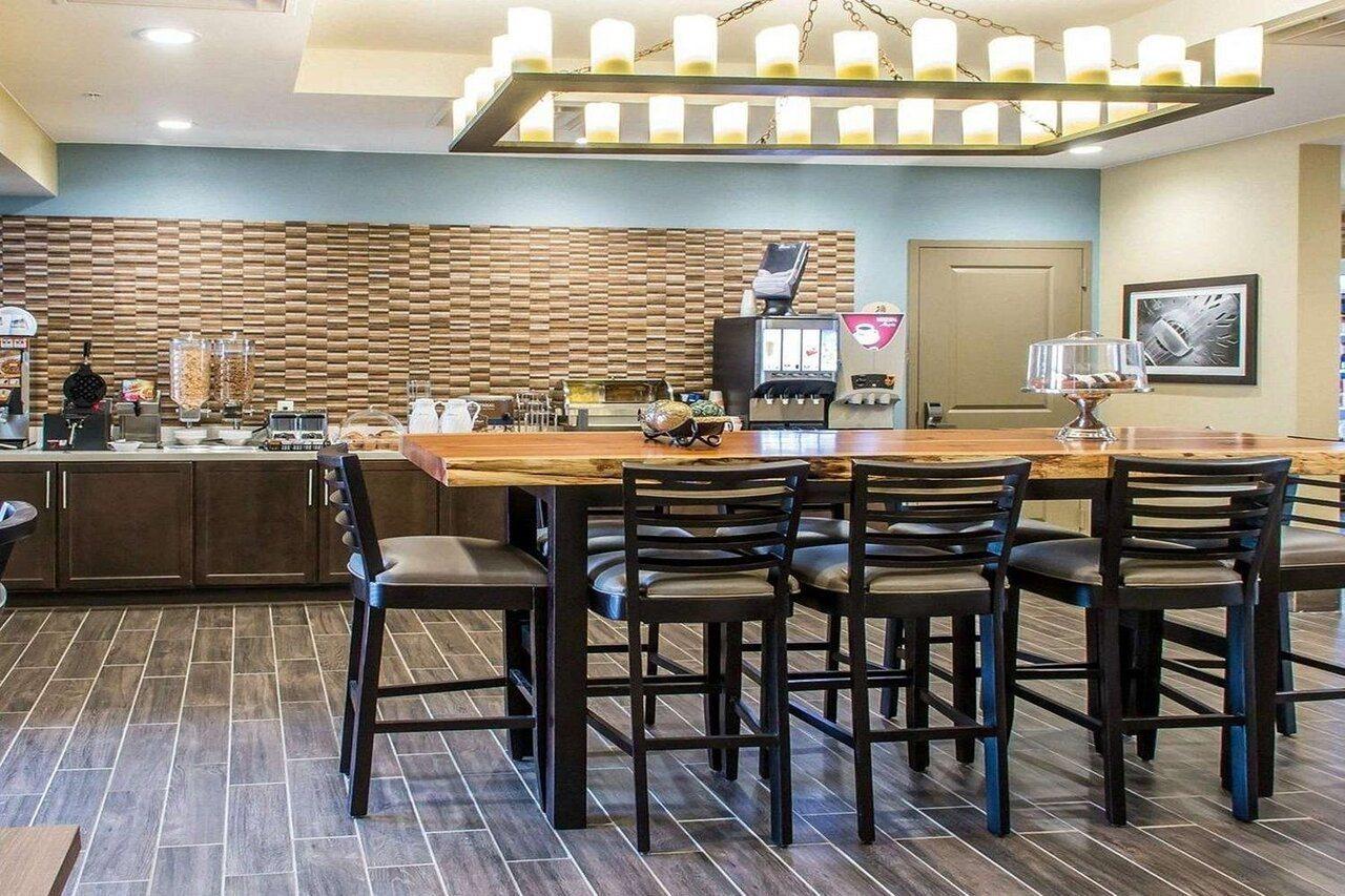 Mainstay Suites Котула Екстериор снимка