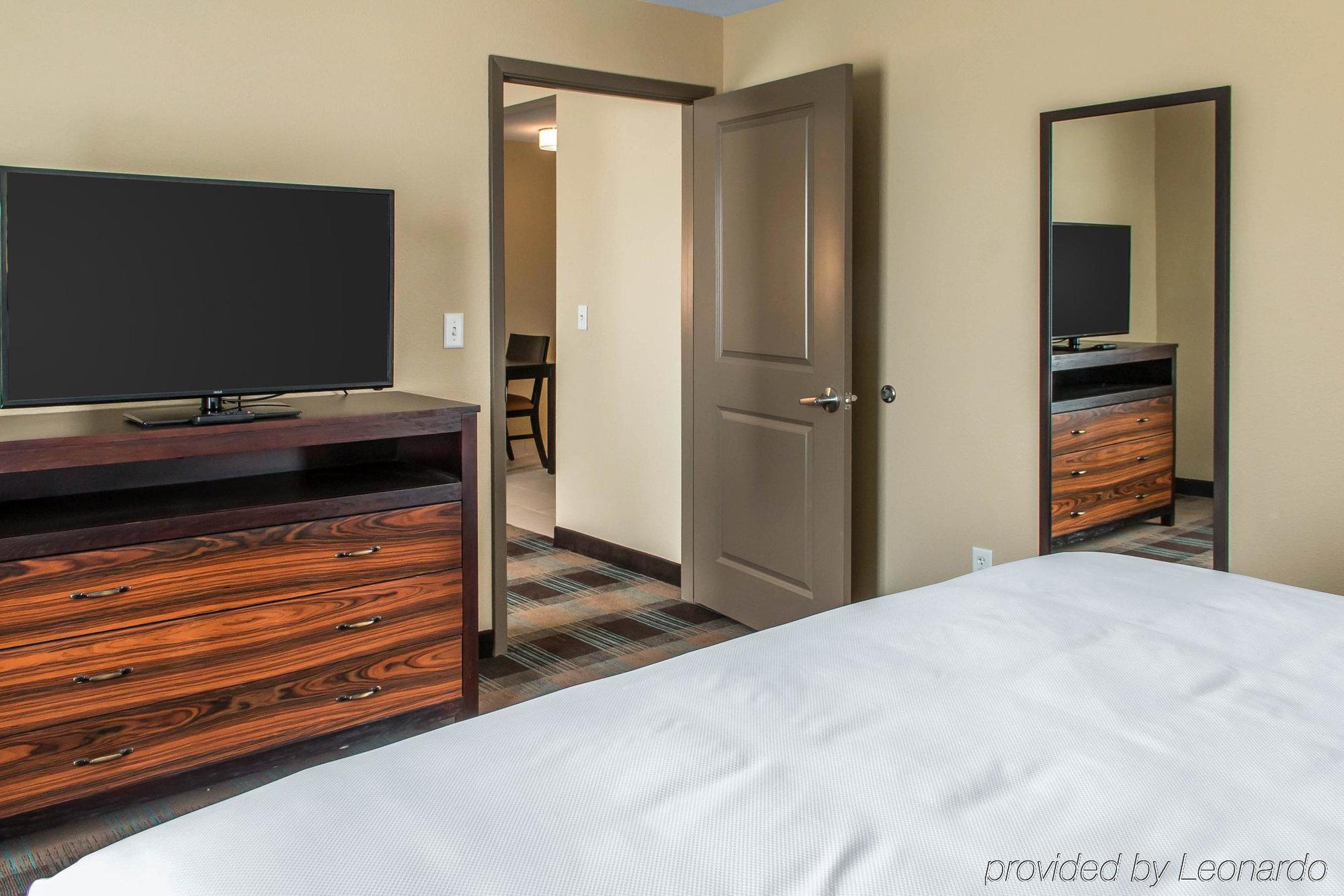 Mainstay Suites Котула Екстериор снимка