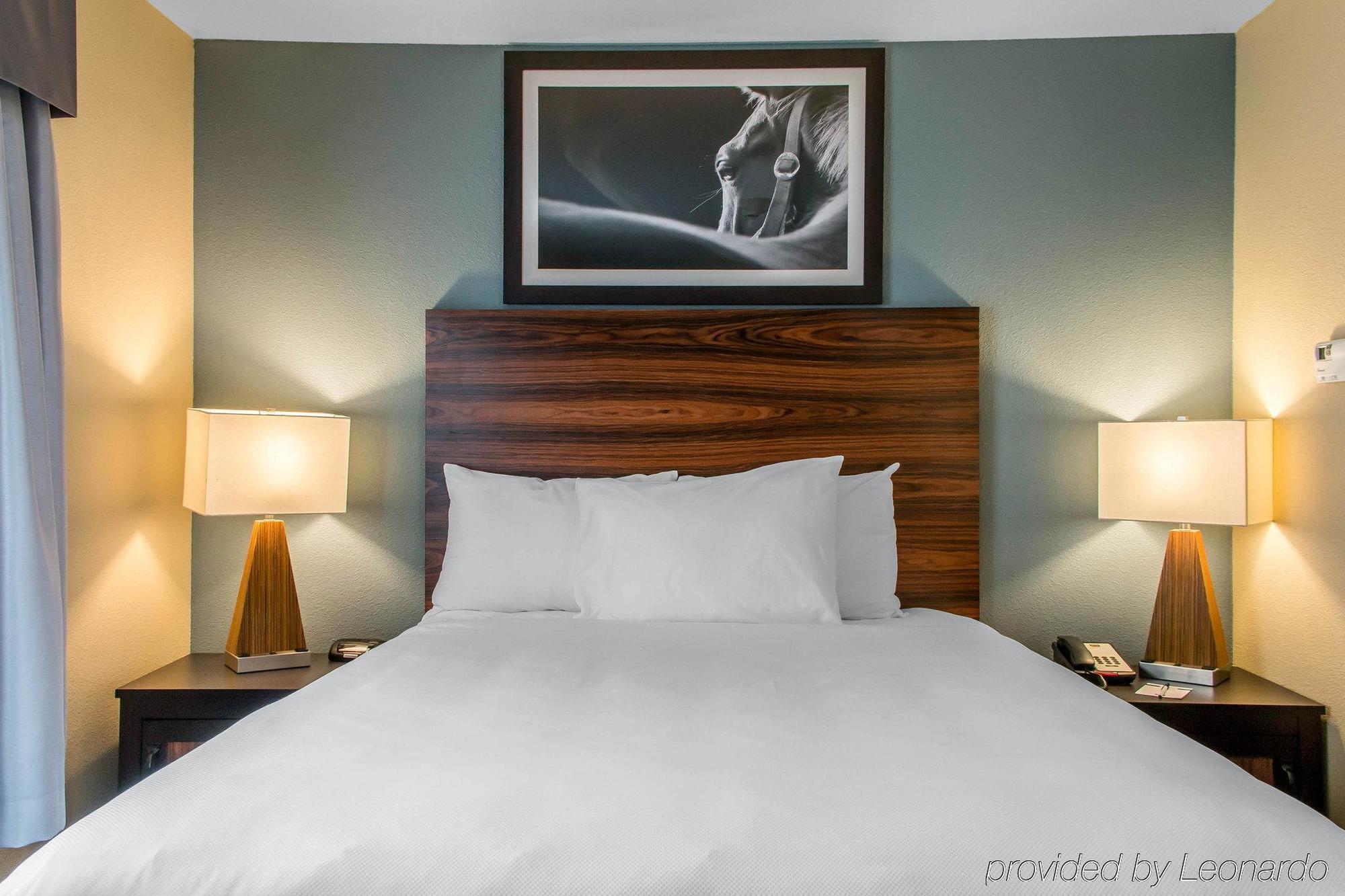 Mainstay Suites Котула Екстериор снимка